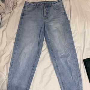 American Eagle Relaxed Fit Mom Jean